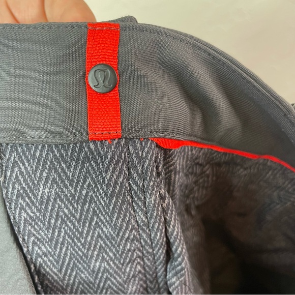 Lululemon Men’s ABC Pant Classic 33" Dark Grey Casual Pants Size 30 - Picture 8 of 16